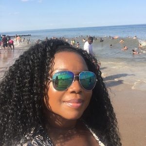 Meet your Posher, Dahlia